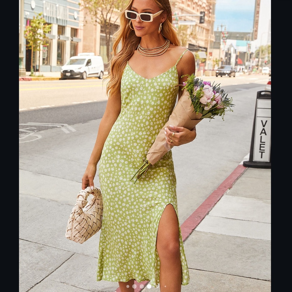 VICI “Workshop Republic Clothing” Lime Floral Midi Dress